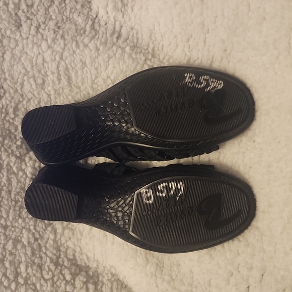 BM Bernie Mev Black Slip on Sandle Heels - Picture 3 of 4